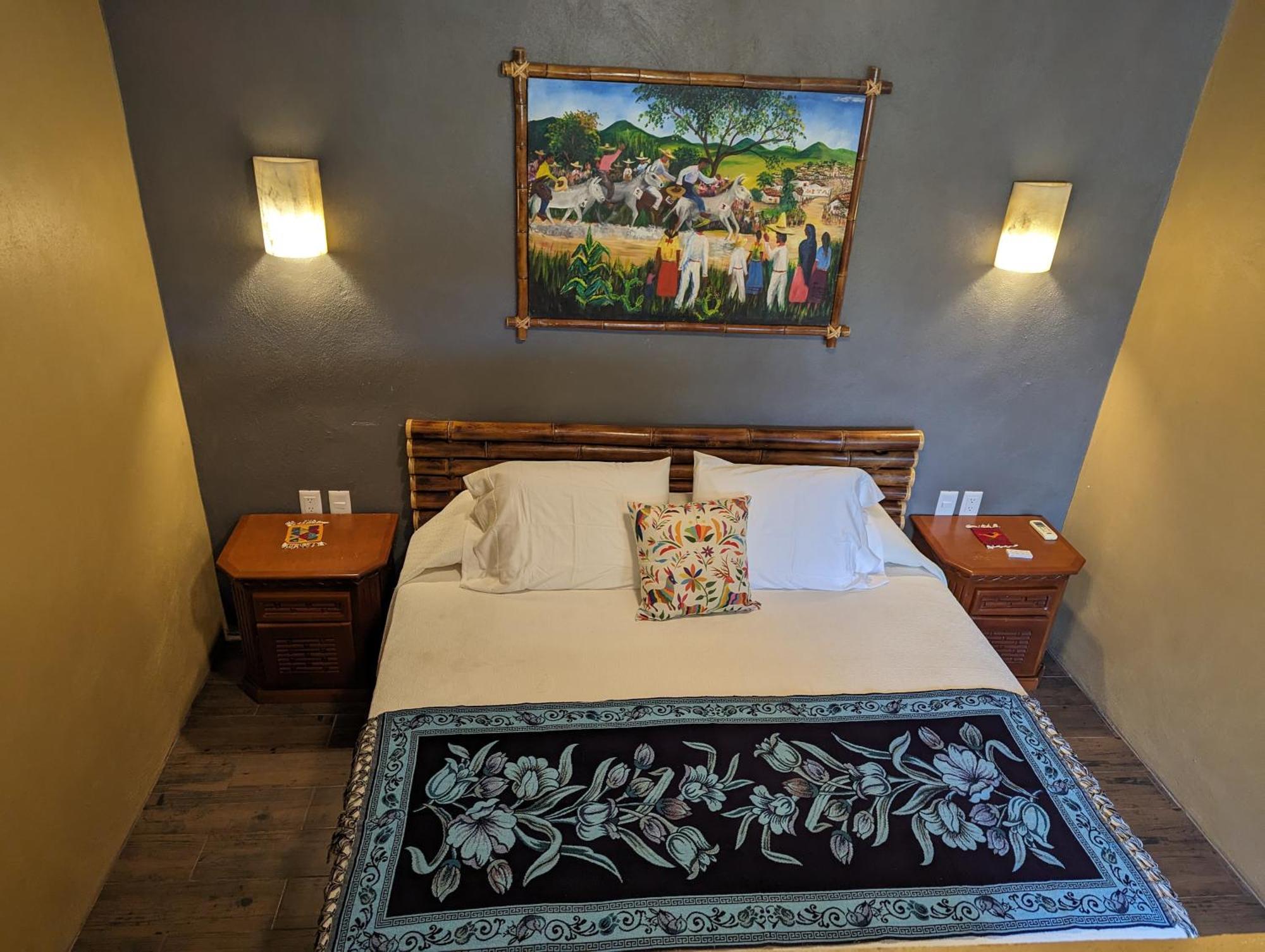 Casa Arcoiris Zihuatanejo B&B Exterior photo