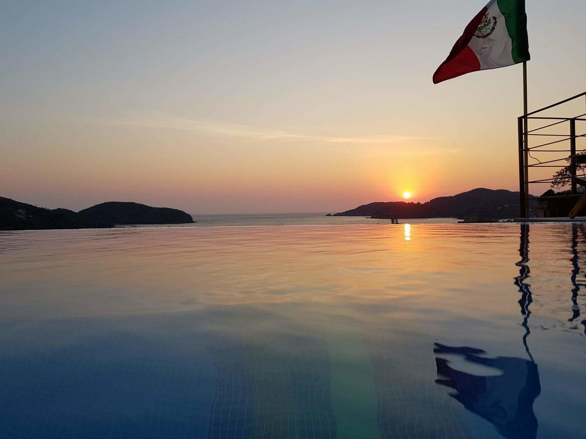 Casa Arcoiris Zihuatanejo B&B Exterior photo
