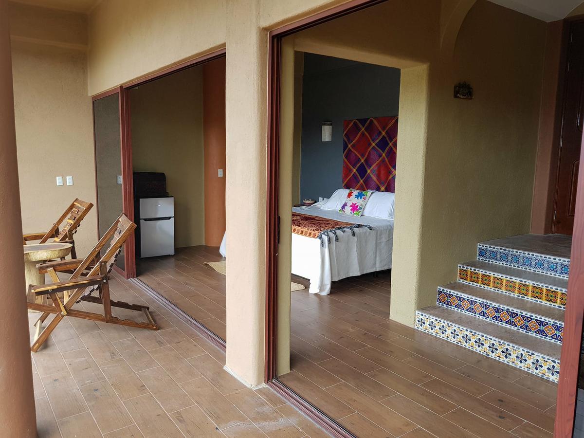 Casa Arcoiris Zihuatanejo B&B Exterior photo